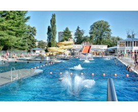 Blanenský aquapark nabízí osvěžení a vodní vyžití pro malé i velké - tobogán, skluzavka, vodní prvky, plavecký bazén i brouzdaliště.